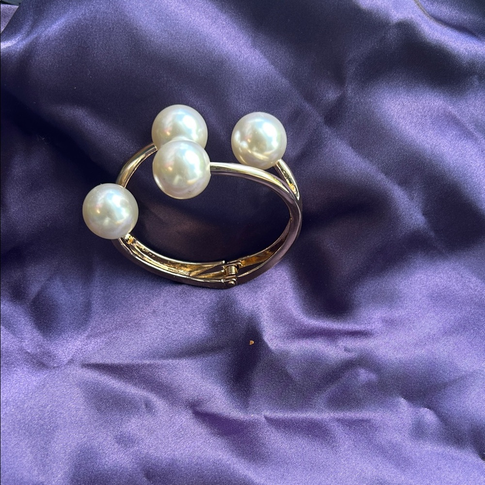 Classic Pearl Accent Gold Bangle Bracelet - White Pearls